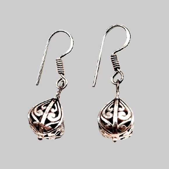 Vintage Filigree Scroll Sterling Silver Pyramidal Shaped Drop Dangle Earrings - Picture 1 of 6